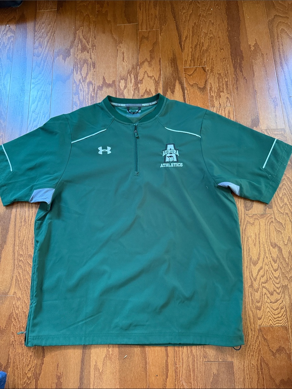 Under Armour Aurora Athletics Men’s Large Green Short Sleeve Quarter Zip